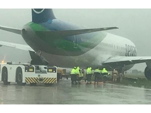 Kırım’da yolcu uçağı pistten çıktı