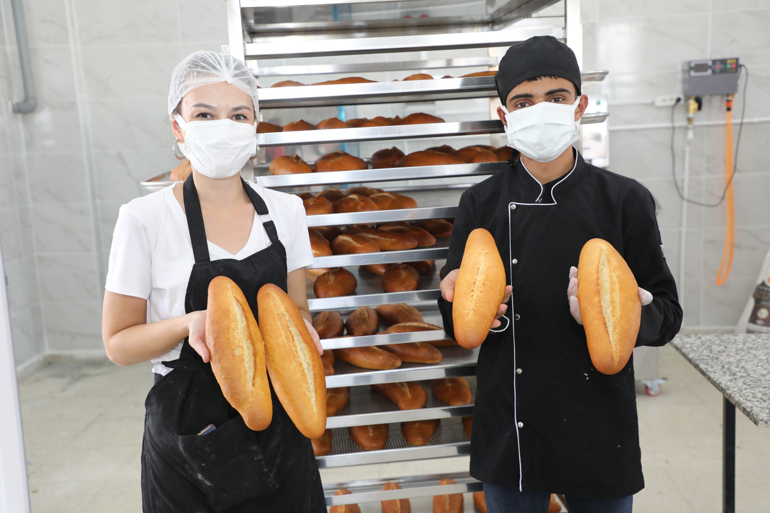 Ağrı’da öğrenciler günlük 10 bin ekmek üretecek