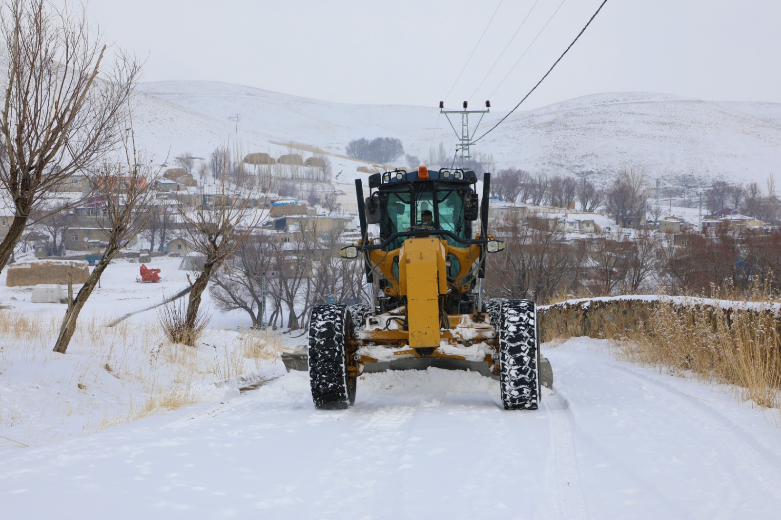 Ağrı’da 86 köy yolu ulaşıma kapandı