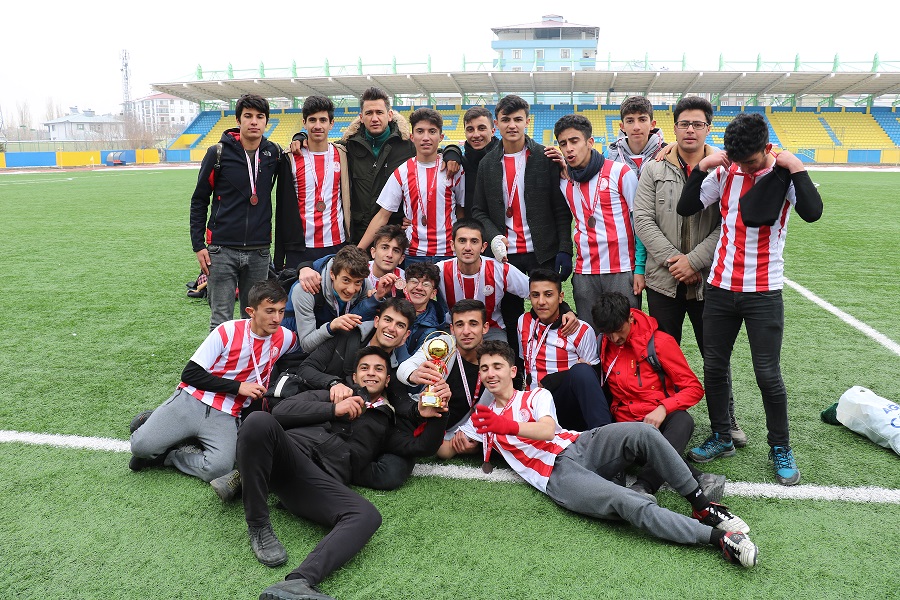 Ağrı’da Genç Erkekler Futbol Turnuvası sona erdi
