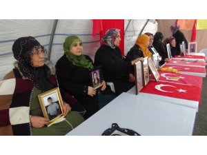 HDP önündeki ailelerin evlat nöbeti 101’inci gününde