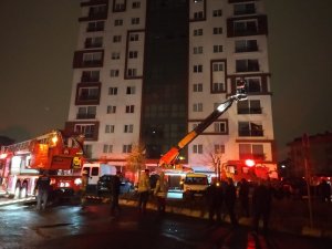 12 katlı binanın trafosunda çıkan yangın paniğe neden oldu