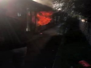 Esenyurt’ta korkutan otobüs yangını