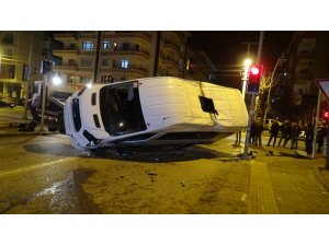 Başkent’te servis ile yolcu otobüsü çarpıştı: 5 yaralı