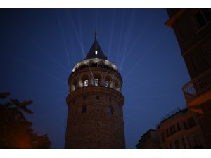 Galata Kulesi görsel şölen ve konserlerle açıldı