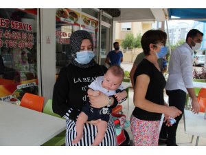 Antalya’da annesinin terkettiği bebek babasına teslim edildi