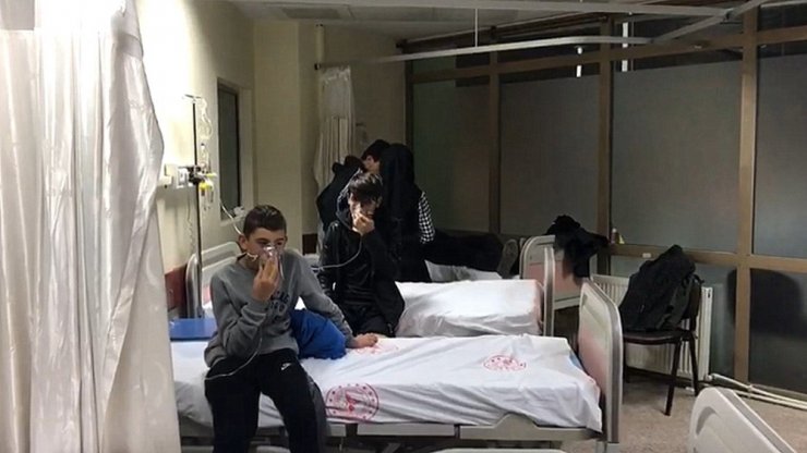Eğitimde sıkılan biber gazı, yurttaki öğrencileri hastanelik etti