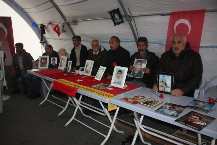 HDP önündeki ailelerin evlat nöbeti 111’inci gününde