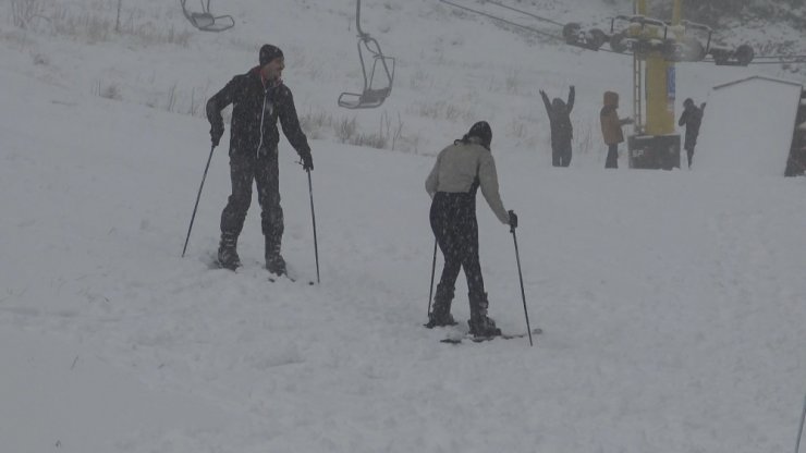 Uludağ’da kar yağışı başladı