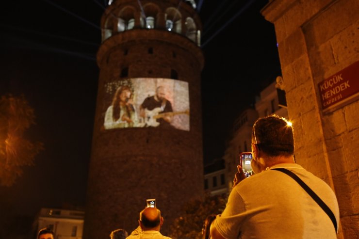Galata Kulesi görsel şölen ve konserlerle açıldı