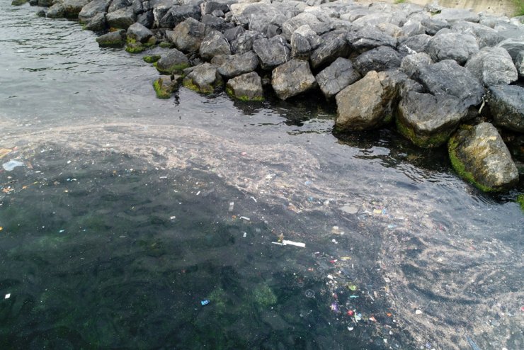 Yenikapı Sahili’nde kirlilik su altı drone kamerasında