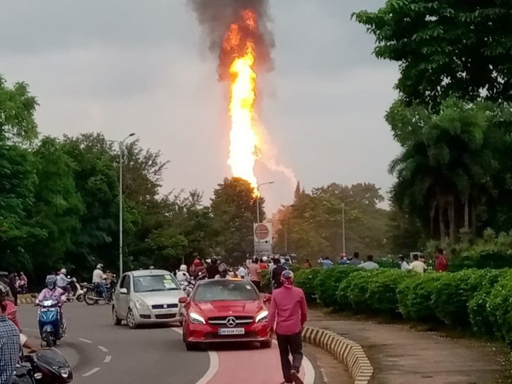 Hindistan’da benzin istasyonunda patlama : 8 yaralı