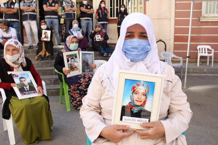 HDP önündeki ailelerin evlat nöbeti direnişi 405’inci gününde