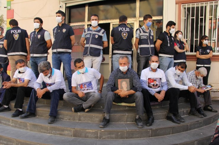 HDP önündeki ailelerin evlat nöbeti direnişi 405’inci gününde