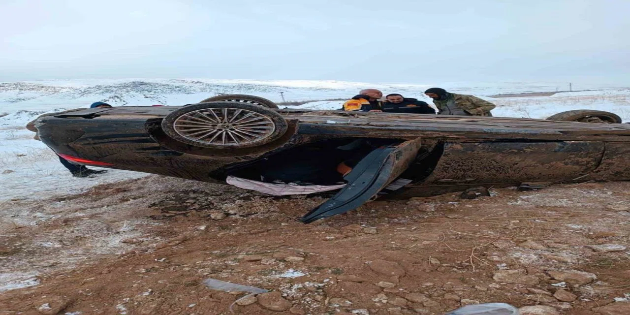 Van'da Otomobil Takla Attı