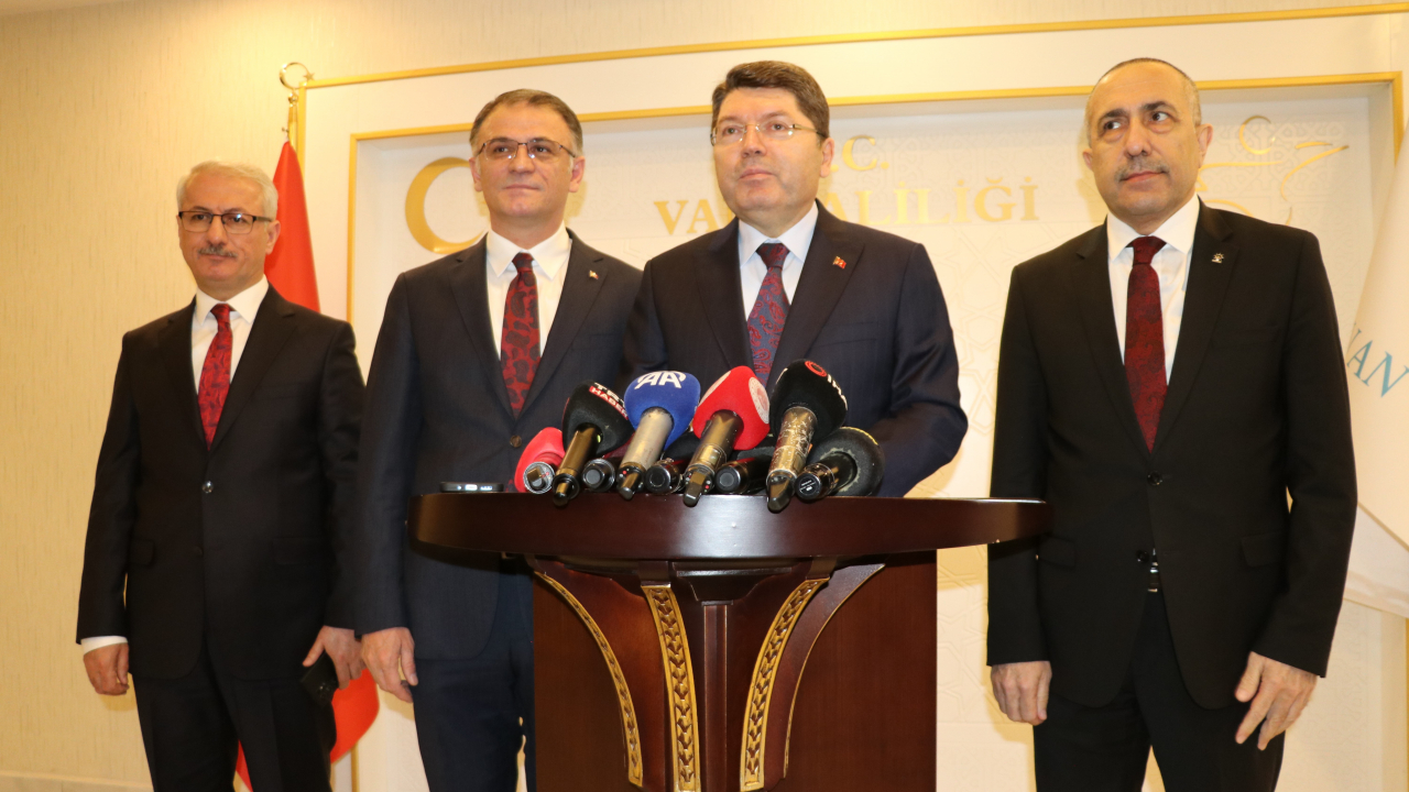 Adalet Bakanı Tunç Van'da konuştu: Terörsüz Türkiye’nin şafağındayız