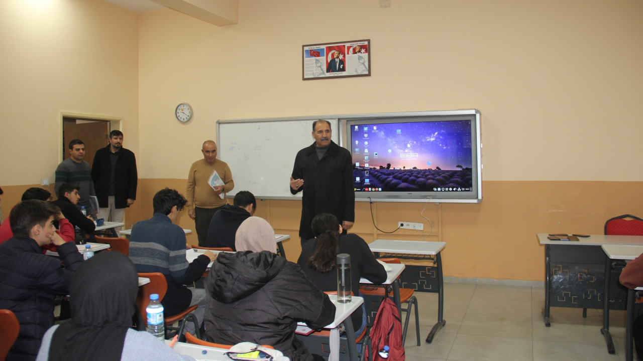 Aras’ın Kuzuları Zirveyi Hedefliyor: İl Müdürü Aziz Gün DYK Kurslarını Ziyaret Etti