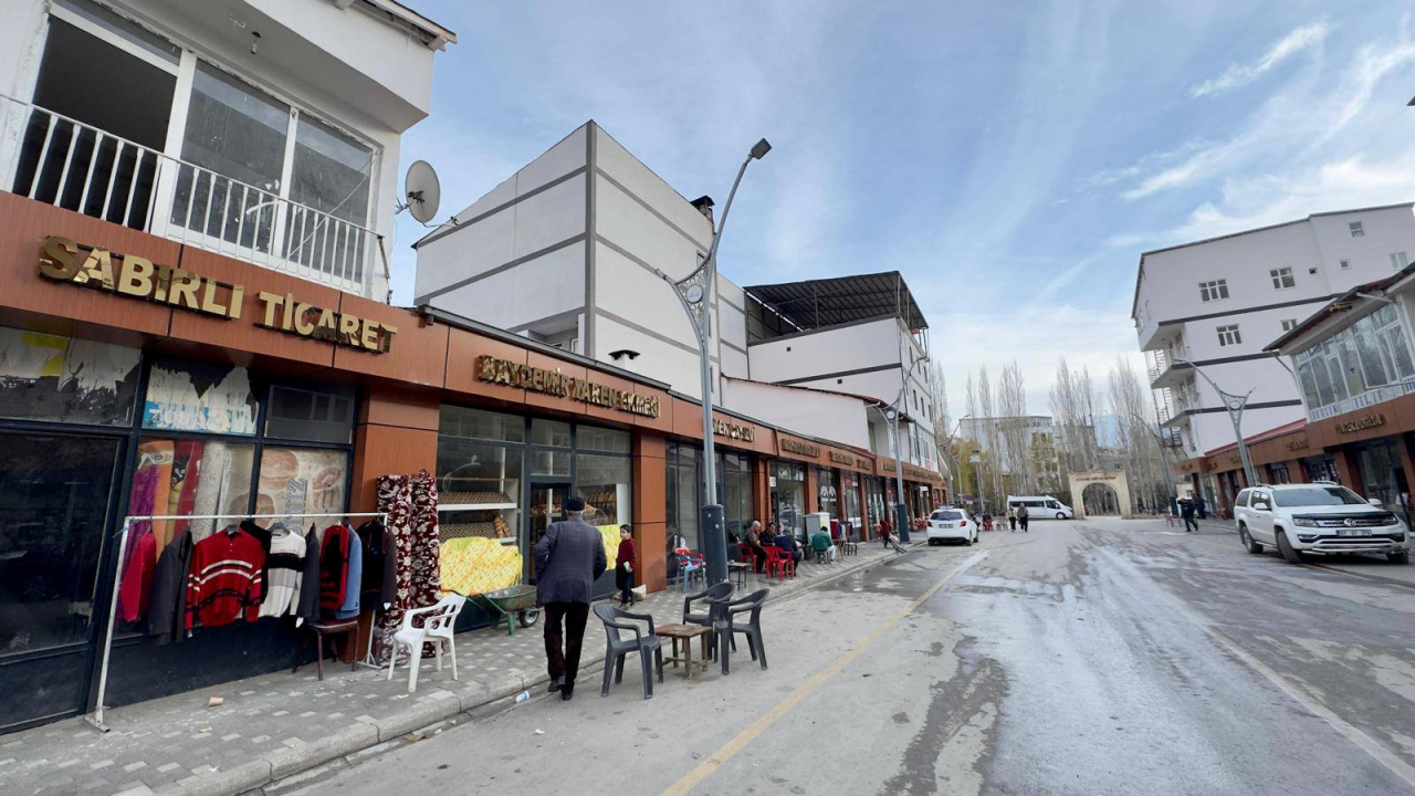 Bahçesaray’da Hizmet Atağı Sürüyor