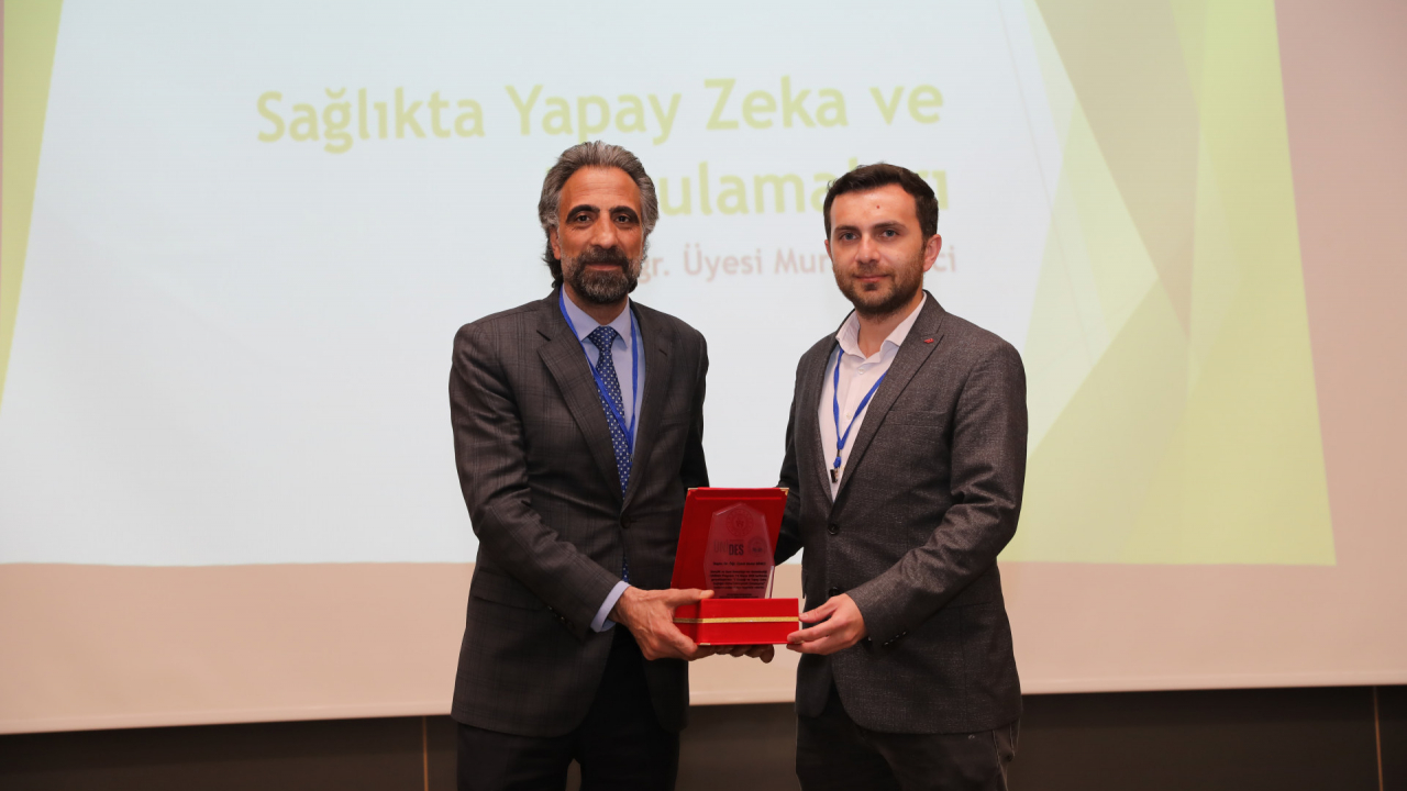 Bitlis Eren Üniversitesi’nde “Z Kuşağı ve Yapay Zekâ: Sağlığın Dijital Dönüşümü” Çalıştayı Gerçekleştirildi