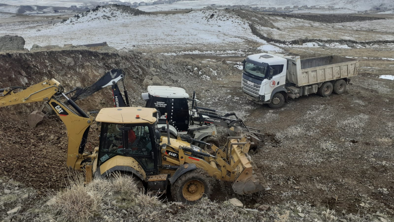 Çat Belediyesi’nden Mahallelere Hafta Sonu Hizmet Atağı