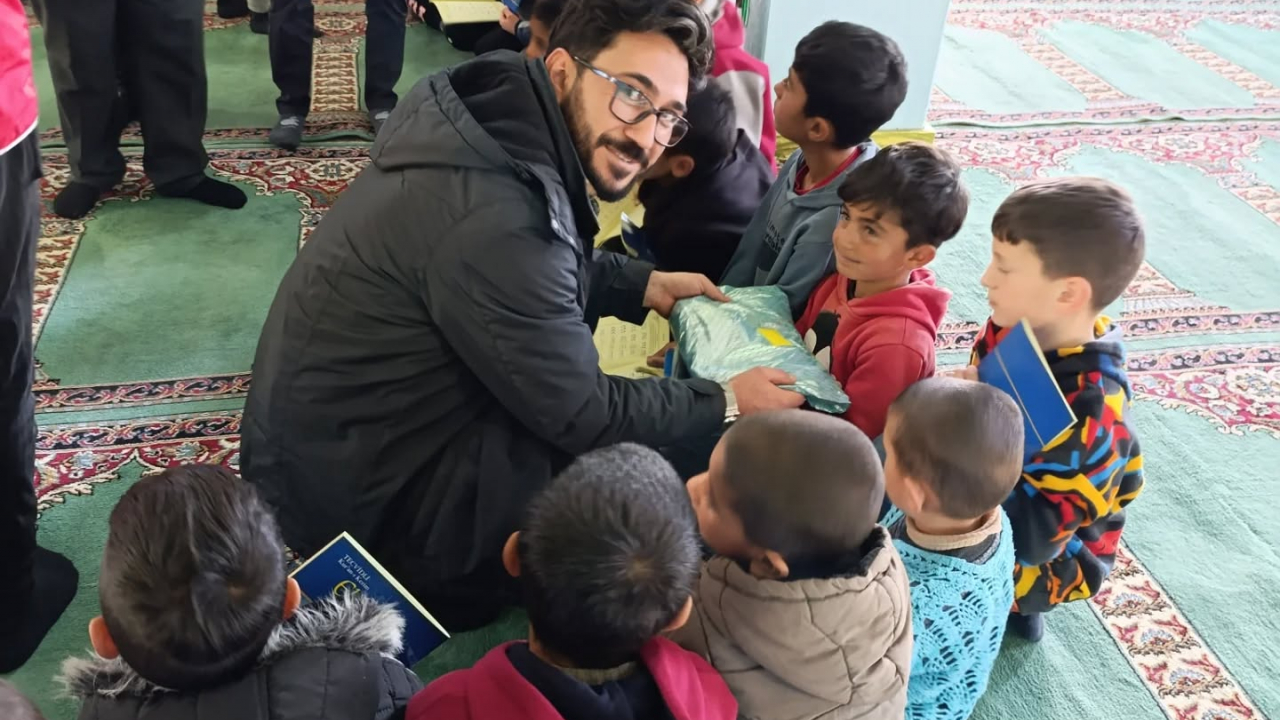 Diyadin’de Kur’an kursu öğrencilerine moral ziyareti