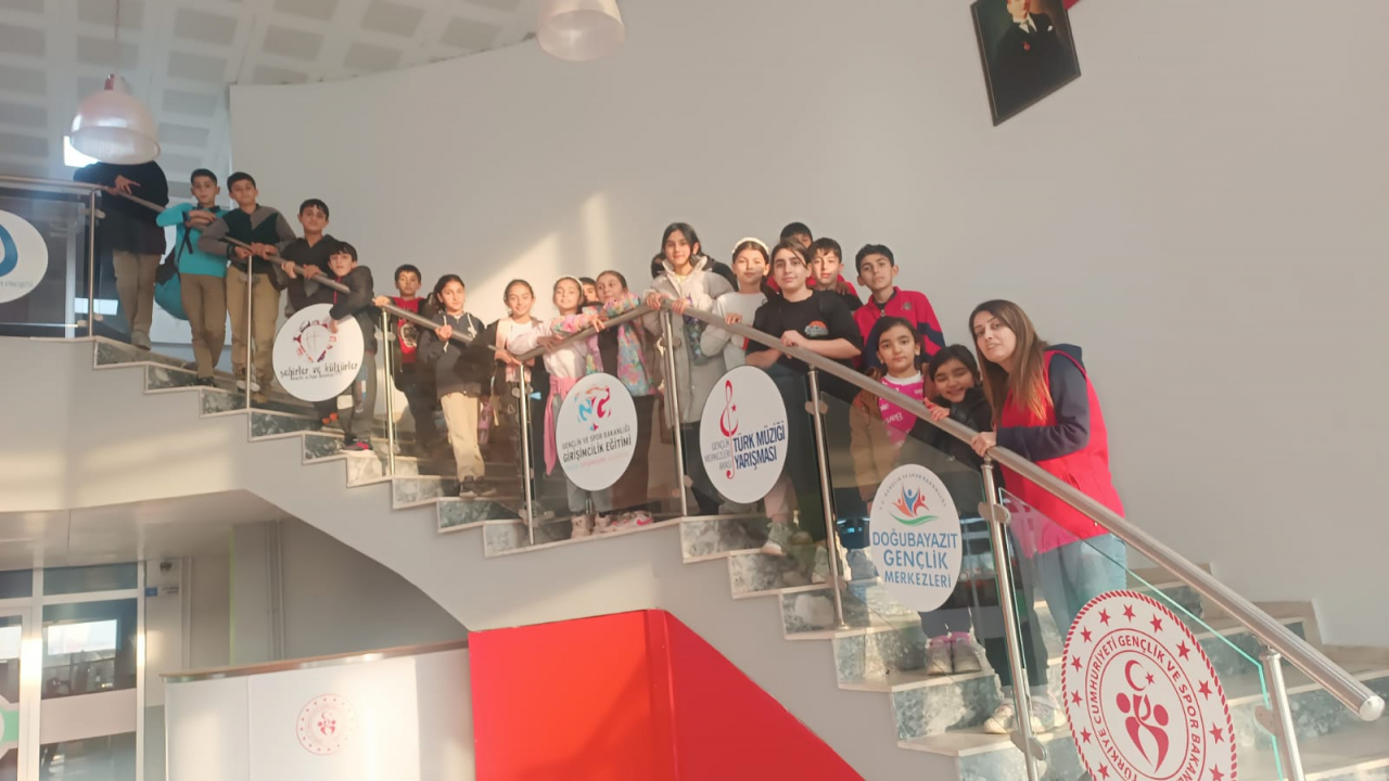 Doğubayazıt Gençlik Merkezi'nde öğrencilerle buluşma gerçekleştirildi