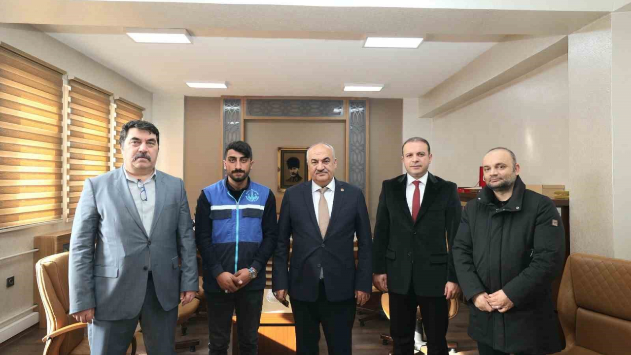 Erzurum Aziziye Belediyesi çalışanından örnek davranış