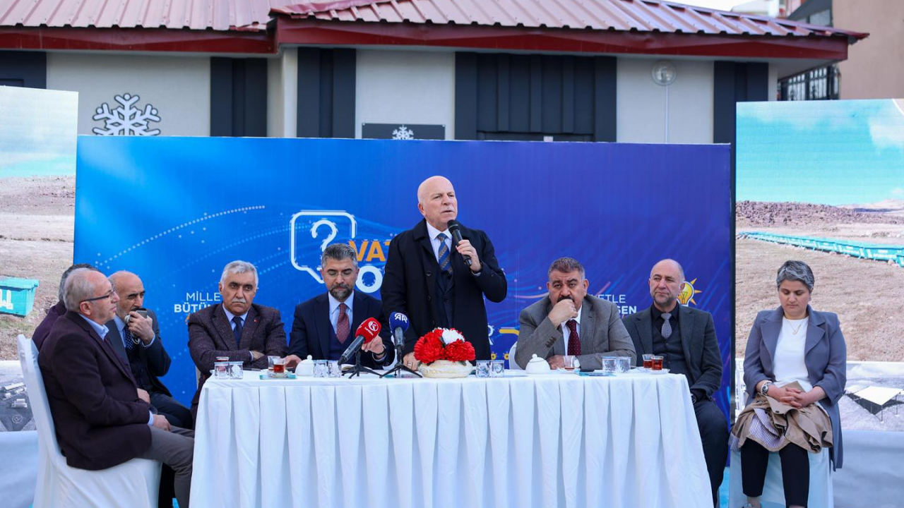 Erzurum Büyükşehir Belediye Başkanı, Vatandaş Soruyor, Başkan Cevaplıyor Programında Hemşehrileriyle Buluştu