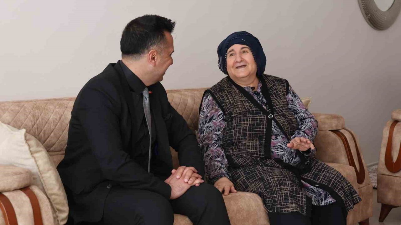 Erzurum'da Anneler Günü'nde şehit ailelerine anlamlı ziyaret yapıldı