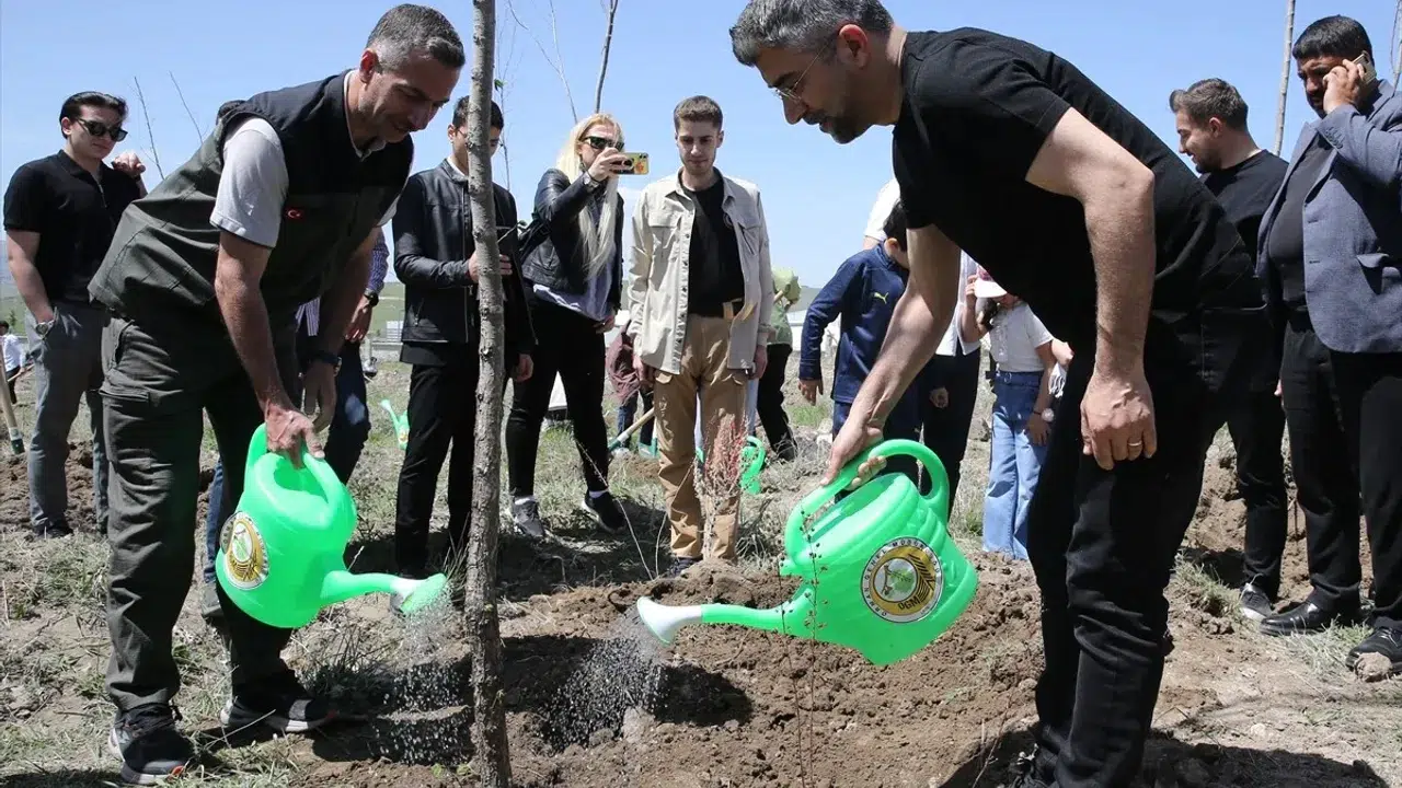 Erzurum'da Fidan Dikim Etkinliği: 44 Bin Fidan Toprakla Buluştu