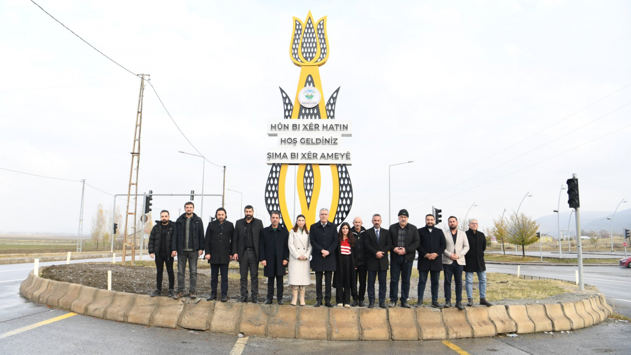 Eşbaşkan Söylemez, Muş’un Girişlerindeki Yeni Karşılama Totemlerini İnceledi