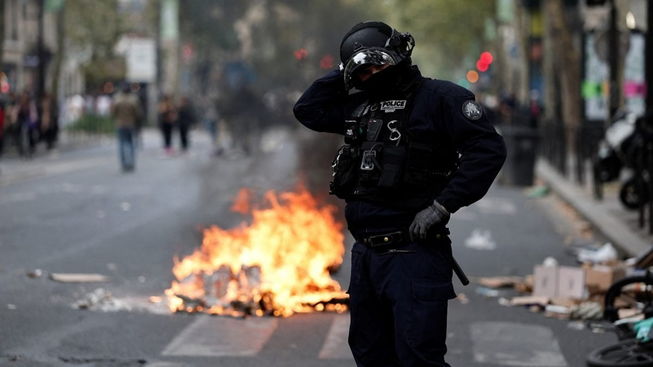 Fransa'da Macron'a karşı düzenlenen protestolarda 540 kişi tutuklandı