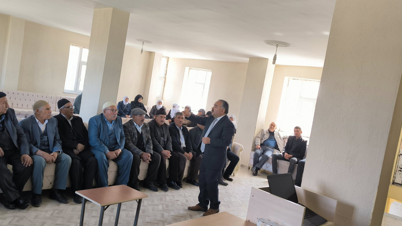 Hacı Adaylarına Bilinçlendirme Semineri: İl Müftüsü Detayları Aktardı