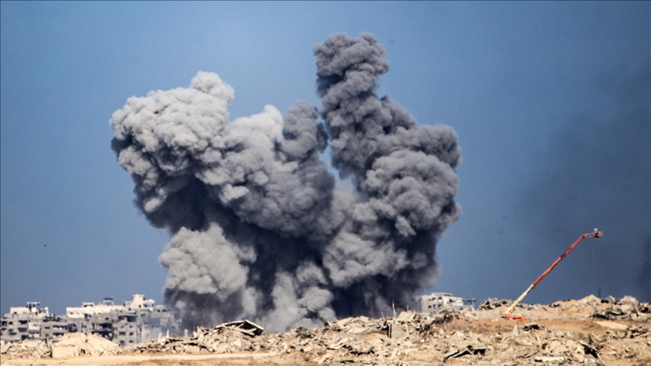 İsrail ateşkese rağmen Gazze'yi vurmaya devam ediyor