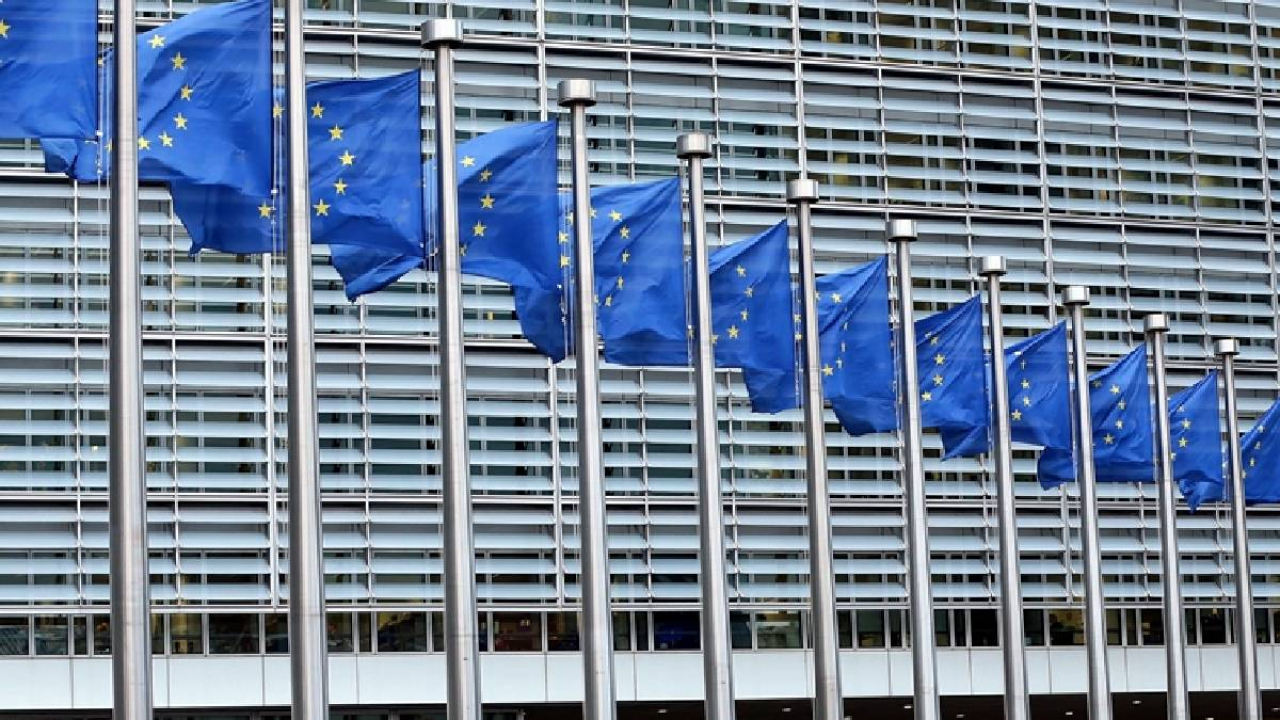 İtalya'dan Önemli Açıklama: AB Komisyonu'nun İsrail'e Yaptırım Önerileri İnceleniyor!