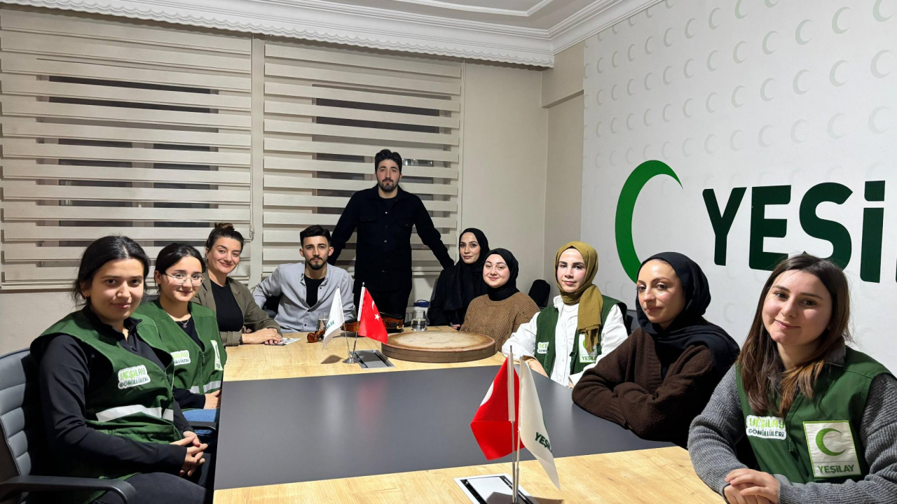 Kars’ta 'Mikrofon Sende' Etkinliğinde Gençler Müziğin Tadını Çıkardı