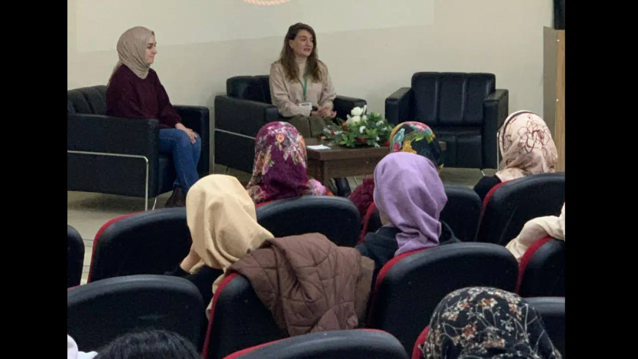 Kars Yeşilay’dan Üniversiteli Gençlere Gönüllülük Söyleşisi