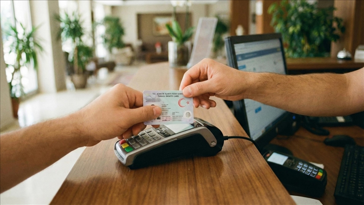 Konaklama tesislerinde kimlik fotokopisi yasağı resmileşti