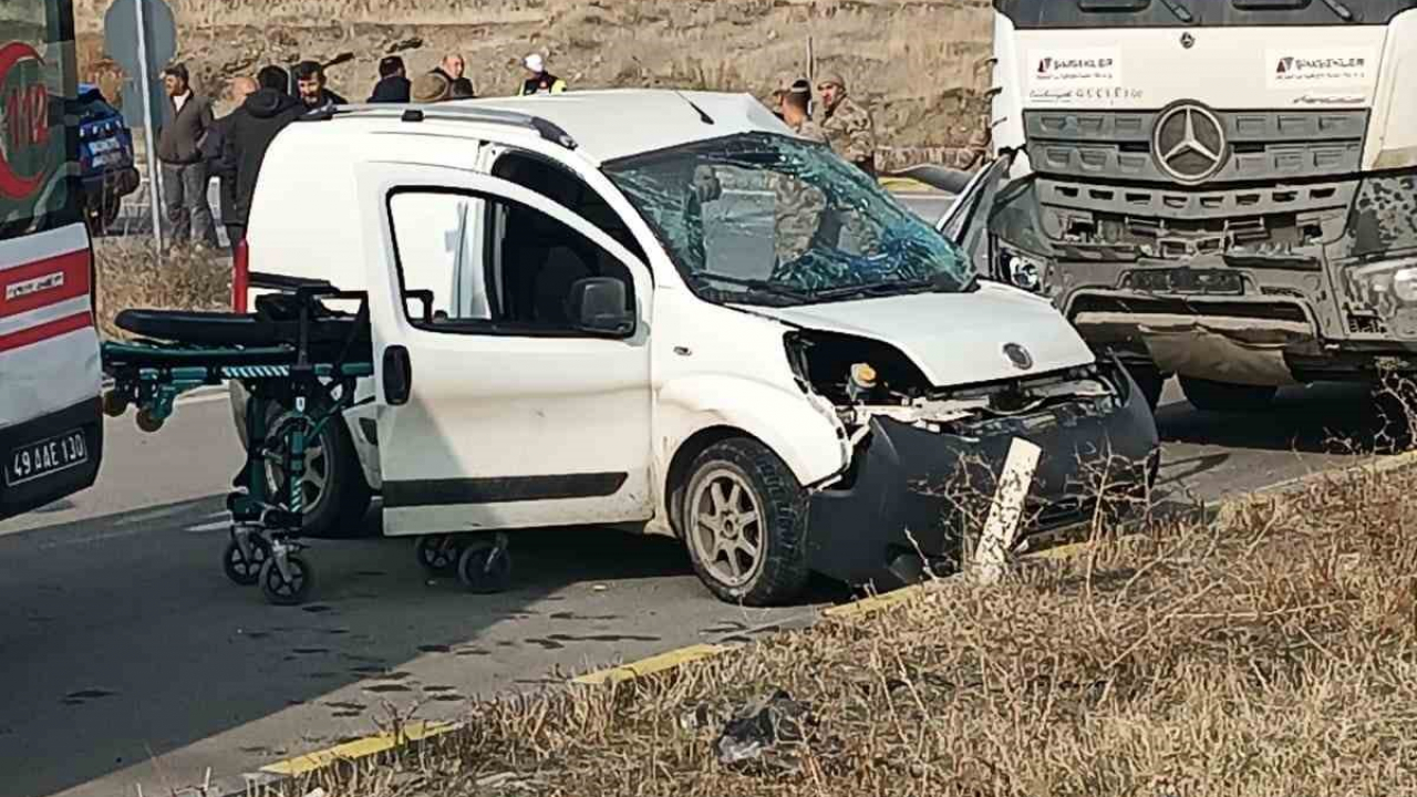 Muş'ta İki Ayrı Trafik Kazasında 2 Ölü, 4 Yaralı!
