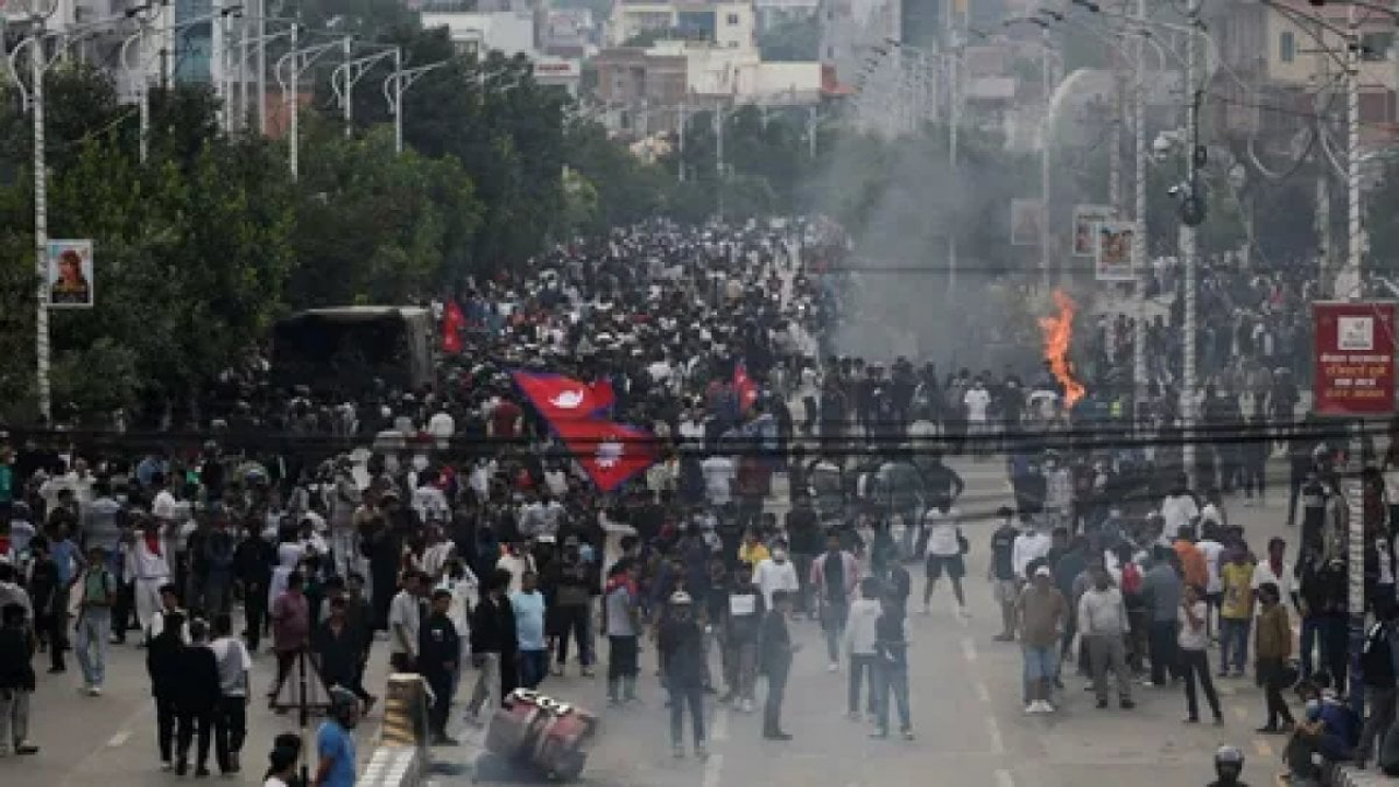 Nepal'de Protestolarda 19 Kişi Hayatını Kaybetti: Sosyal Medya Yasağı Kalkıyor