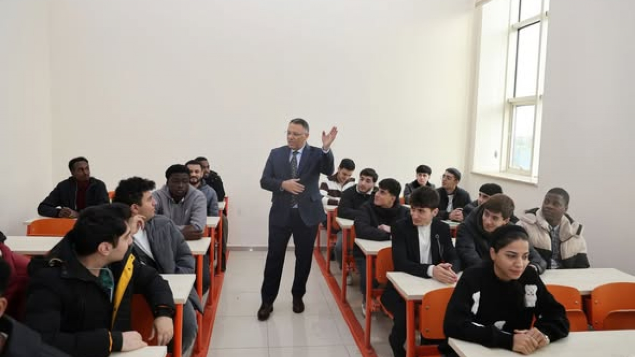 Rektör Gürel’den Uluslararası Öğrencilere Moral Desteği