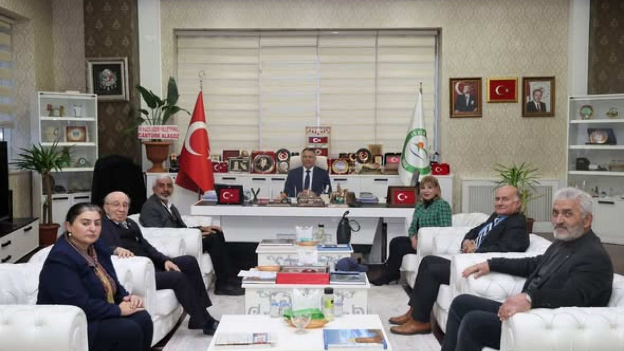 Rektör Gürel, IÜGEV Yönetimini Kabul Etti