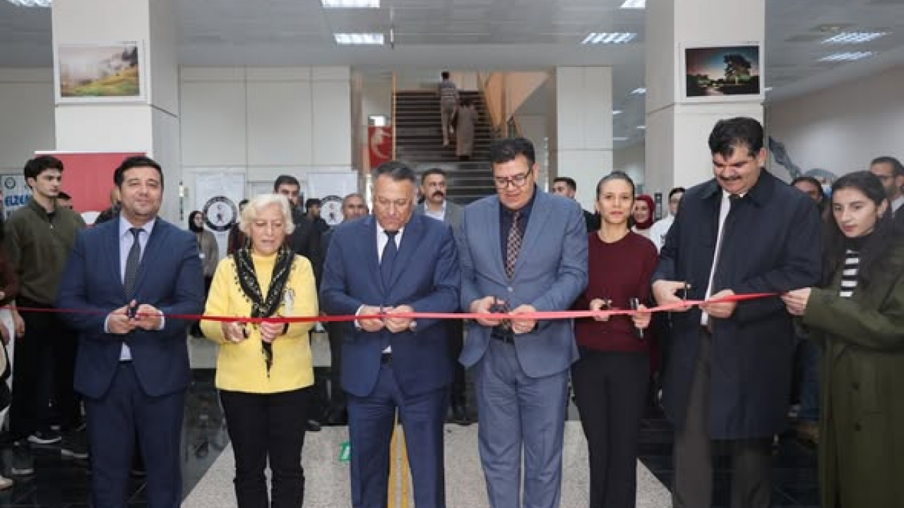 Rektör Gürel, Öğrenci Toplulukları Haftası Etkinliklerini Ziyaret Etti