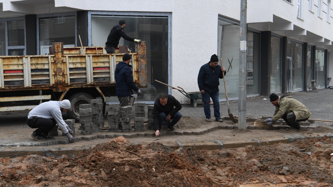 Saray Mahallesi’nde Kaldırım Onarımı Tamamlandı