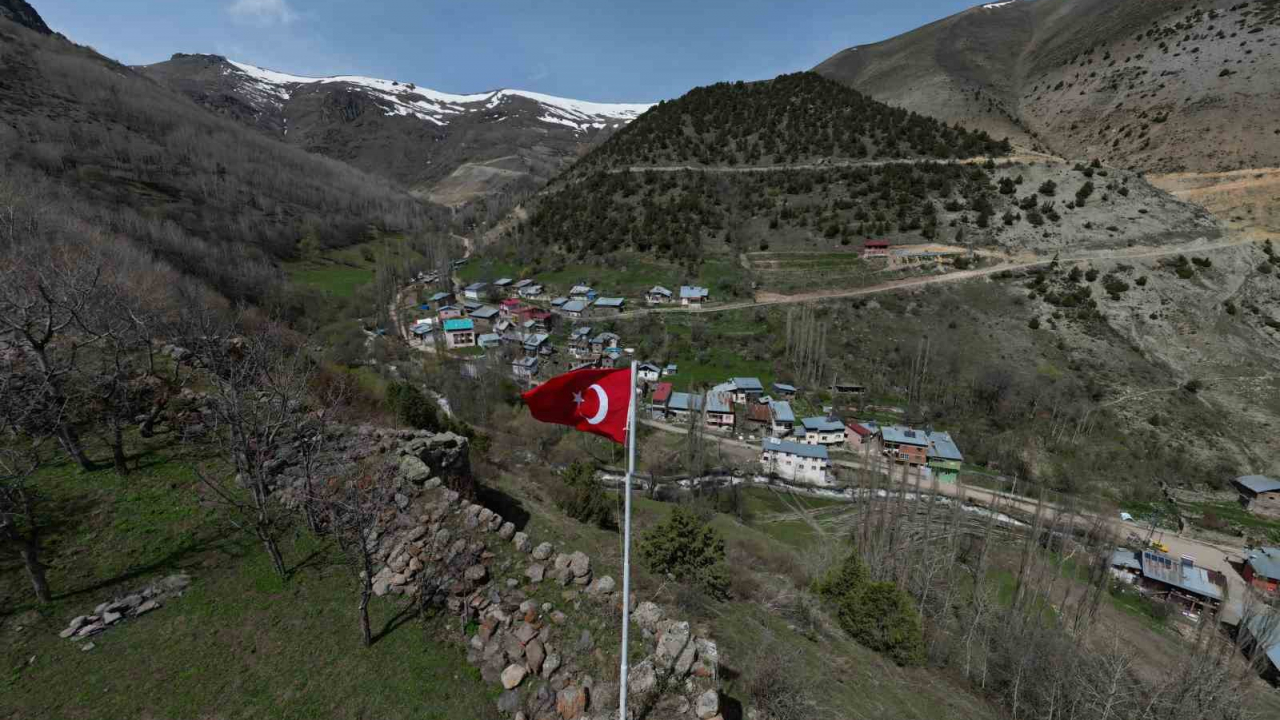 Sarı Gelin Şelalesi, Erzurum'un Doğal Güzellik Turizmini Artırıyor!