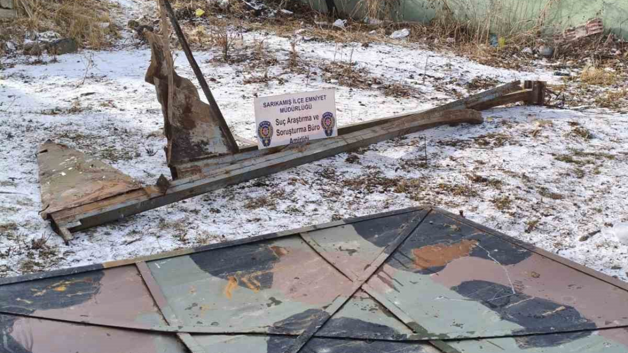 Sarıkamış'ta Askeri Malzeme Hırsızlığı: İki Şahıs Yakalandı