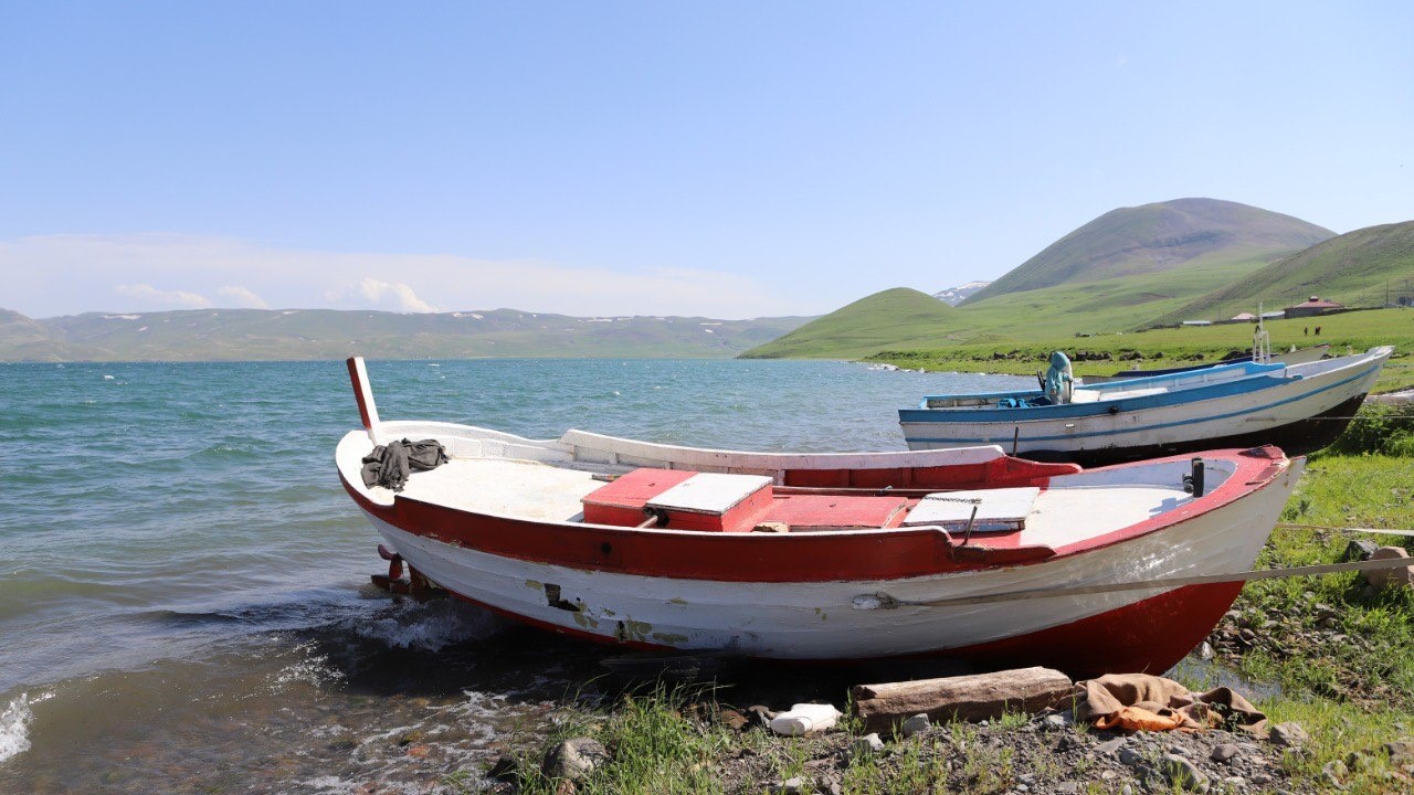 Serin suları ve sakinliğiyle Balık Gölü yazın gözdesi oldu