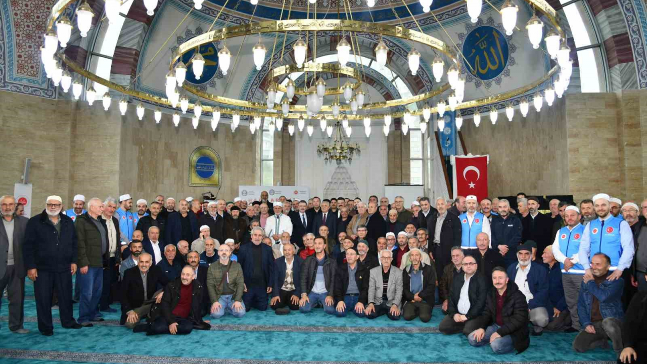 Trabzon'da 846 Kişilik Hac Adayı Yolculuğa Çıktı, Gazze İçin Dua Edildi