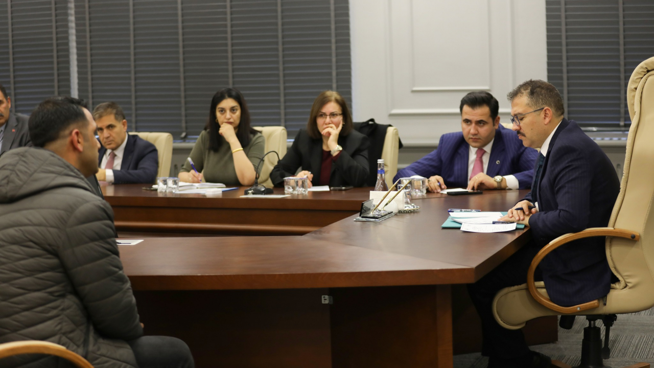 Vali Ercan Turan, Halk Günü Buluşmalarında Vatandaşların Taleplerini Dinledi