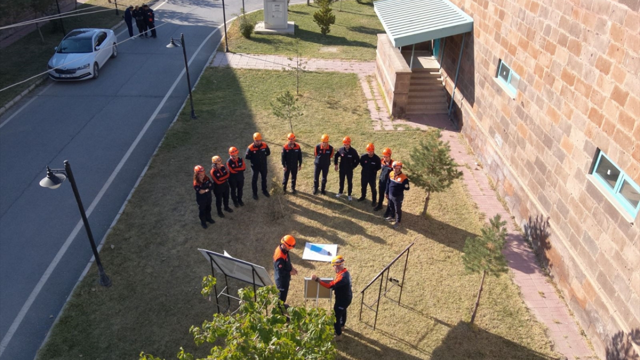 Van’da 7 il için AFAD hazırlık programı: Ağrı’dan gelen ekipler de katıldı